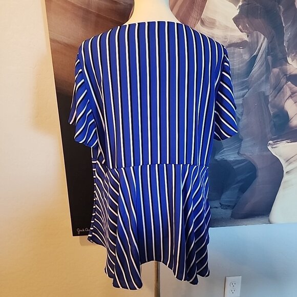 Torrid Georgette Top Tie Bow Front Empire Waist Blouse Blue White Striped Sz 1X - Picture 3 of 7